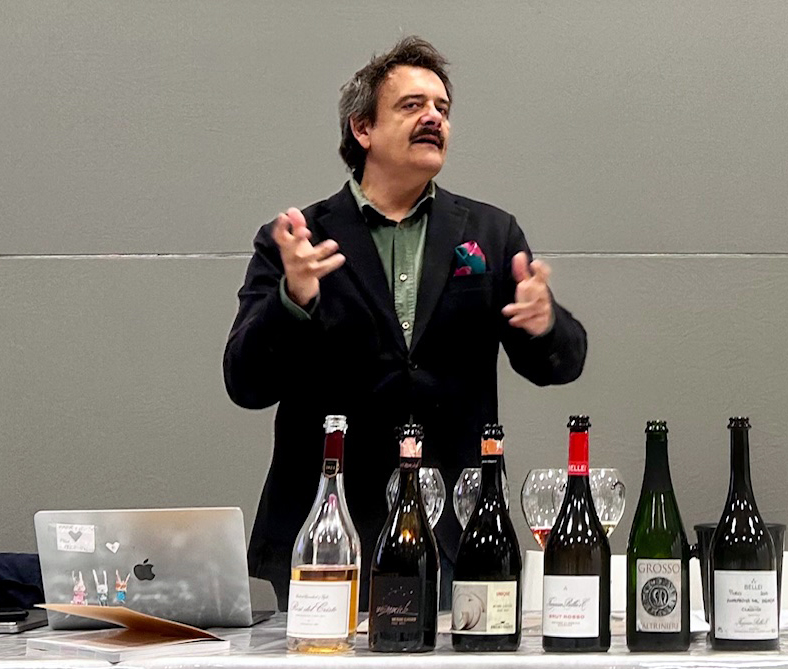 Lambrusco-superstar-a-Champagne-Experience-degustazione
